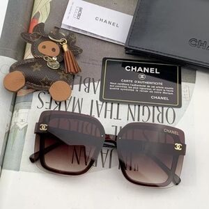 <AUTHENTIC>Chanel Brown Tinted Square Shades